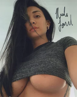 Nicole Laurell autograph