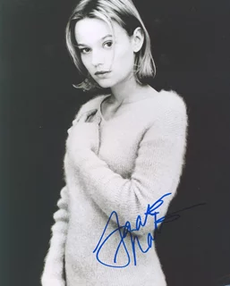 Samantha Mathis autograph
