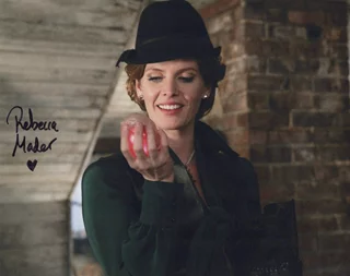 Rebecca Mader autograph