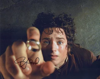 Elijah Wood autograph