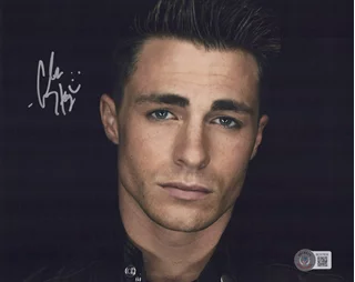 Colton Haynes autograph