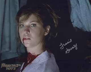 Tracie Savage autograph