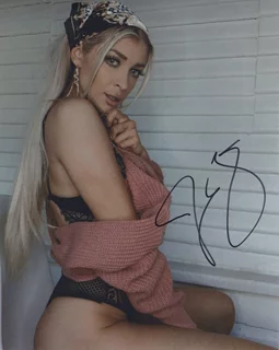 Julia George autograph