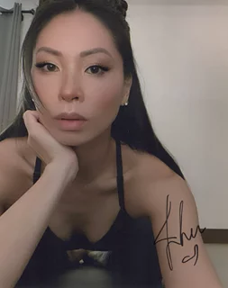 Jessica Lee autograph