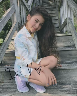 Isidora Villagra autograph