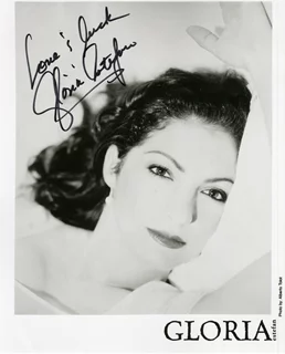 Gloria Estefan autograph