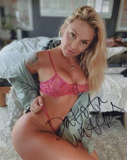Dakota Waters autograph