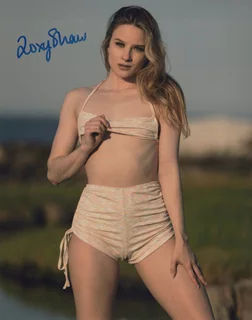 Roxy Shaw autograph