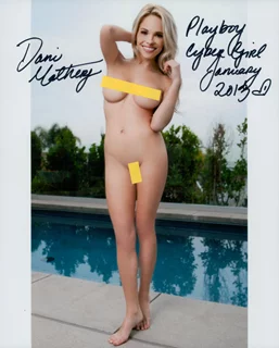 Dani Mathers autograph