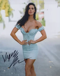 Katelyn Runck autograph