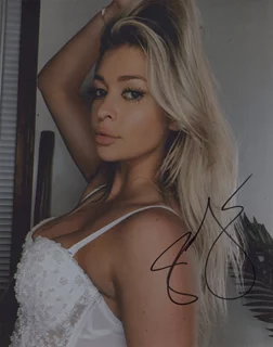 Julia George autograph