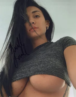 Nicole Laurell autograph