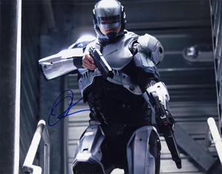 Joel  Kinnaman autograph