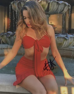 Kristina Urribarres autograph