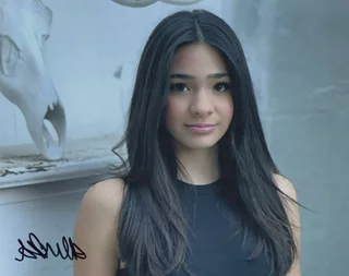 Alexandra Bull autograph