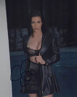 Sasha Skye autograph