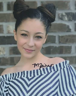 Maddie Zeiher autograph