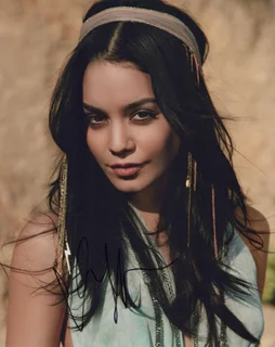 Vanessa Hudgens autograph