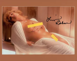 Lisa Baker autograph