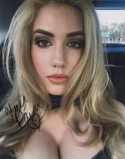 Melissa Paradise autograph