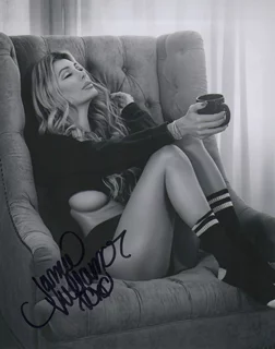 Jamie Villamor autograph