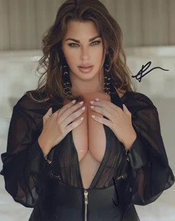 Rachael Brook autograph