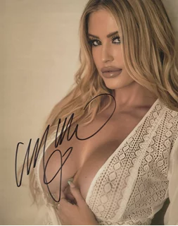 Maddie Moore autograph