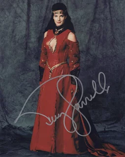 Terry Farrell autograph
