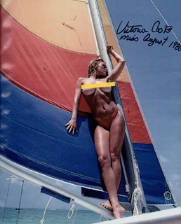 Victoria Cooke autograph