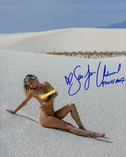 Sara Jean Underwood autograph