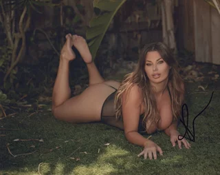Rachael Brook autograph