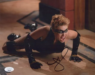 Alaina Huffman autograph