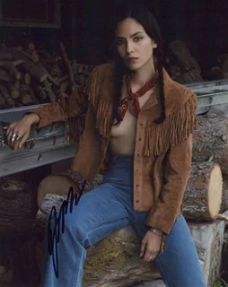 Jessica Matten autograph