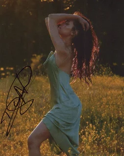 Daniela Nieves autograph