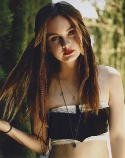 Liana Liberato autograph