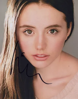 Lily Mo Sheen autograph
