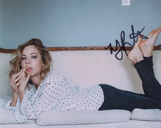 MacKenzie Porter autograph