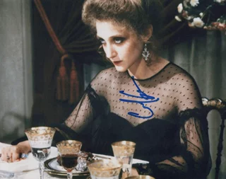 Carol Kane autograph