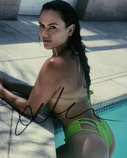 Geraldine Moreno autograph