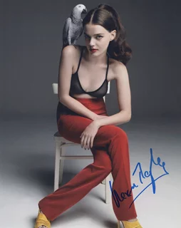 Roxane Mesquida autograph