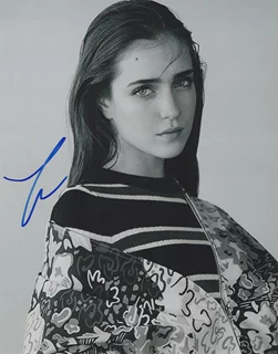 Talia Ryder autograph