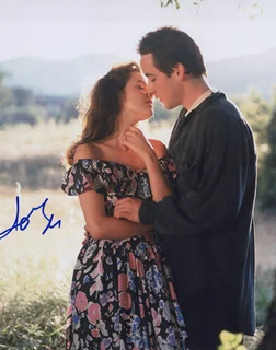 Ione Skye autograph