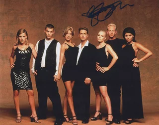 Jennie Garth autograph