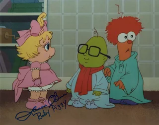 Laurie O'Brien autograph