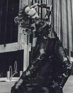 Angela Sarafyan autograph