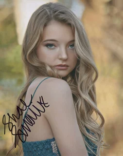Shae Smolik autograph