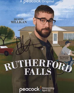 Dustin Milligan autograph