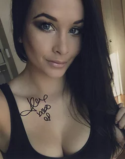 Alexandra Kyle autograph