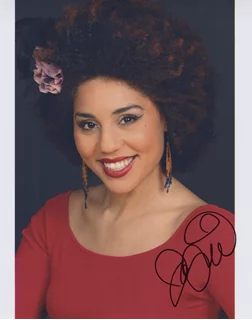 Joy Villa autograph