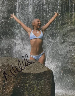 Marsaille Wells autograph